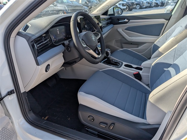 2025 Volkswagen Jetta 1.5T SE photo 7