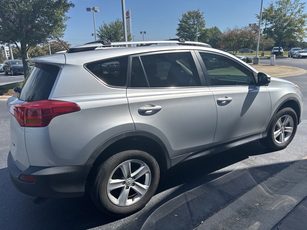 2014 Toyota RAV4 XLE photo 3