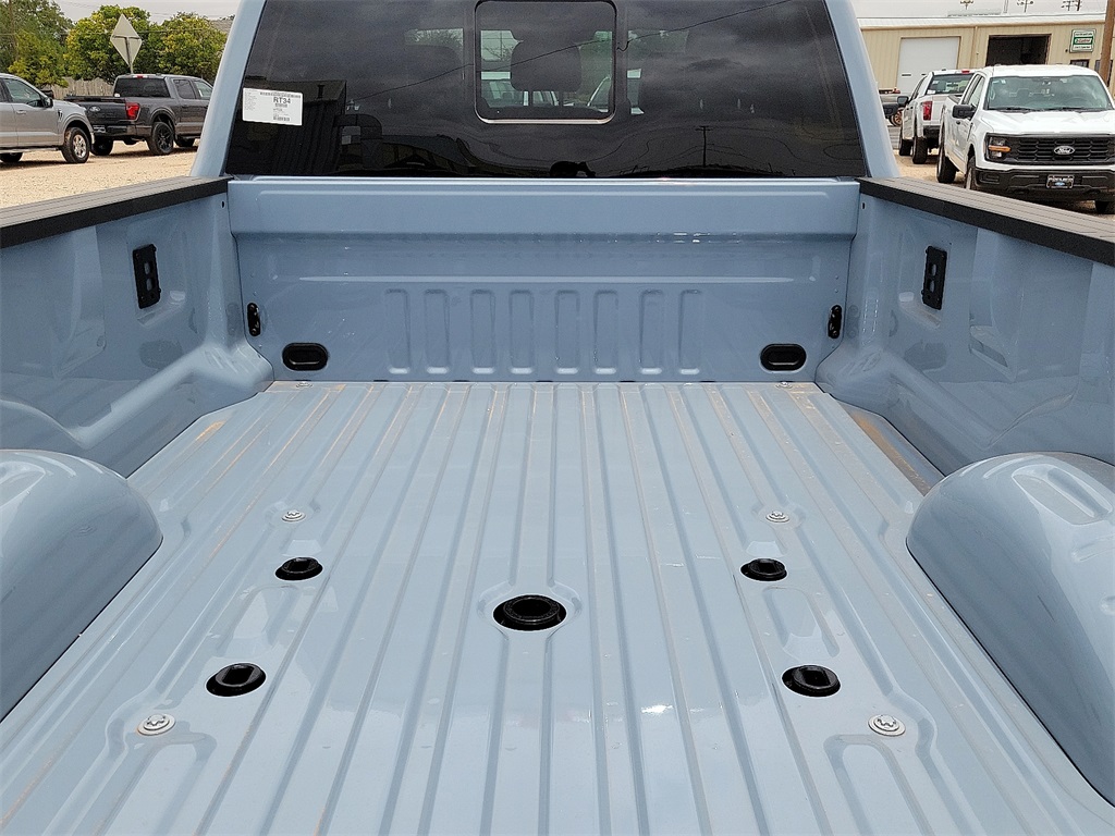 2025 Ford F-350 photo 14