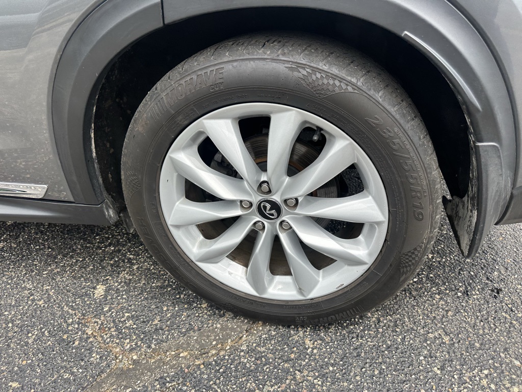 2019 Infiniti QX50 Essential photo 31