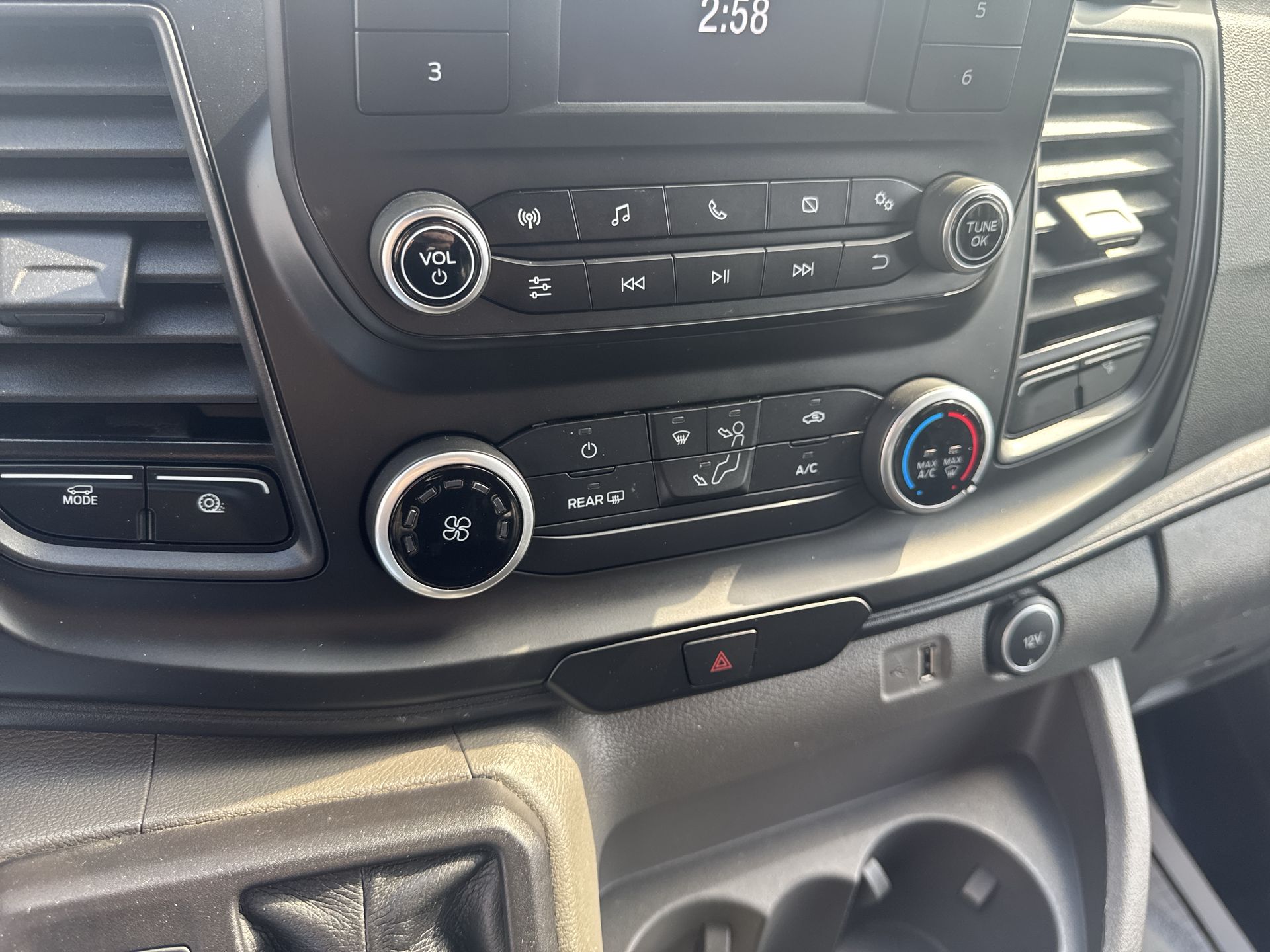 2021 Ford Transit photo 9