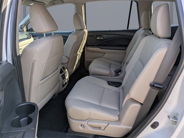 2022 Honda Pilot Touring photo 13