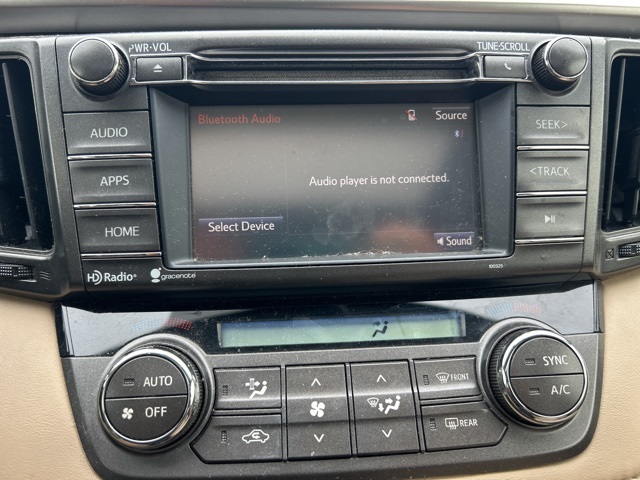 2015 Toyota RAV4 XLE photo 12