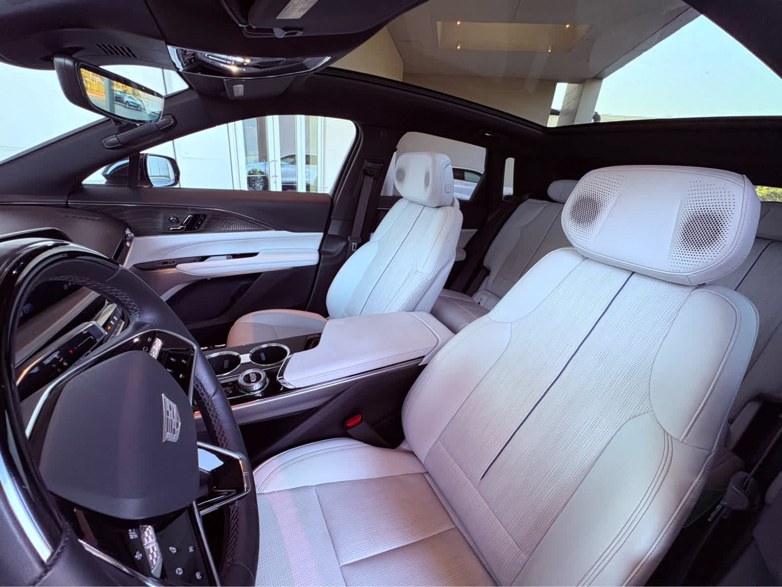 2023 Cadillac Lyriq Luxury photo 22