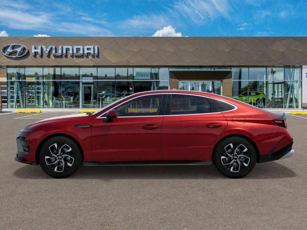 2025 Hyundai Sonata SEL photo 3