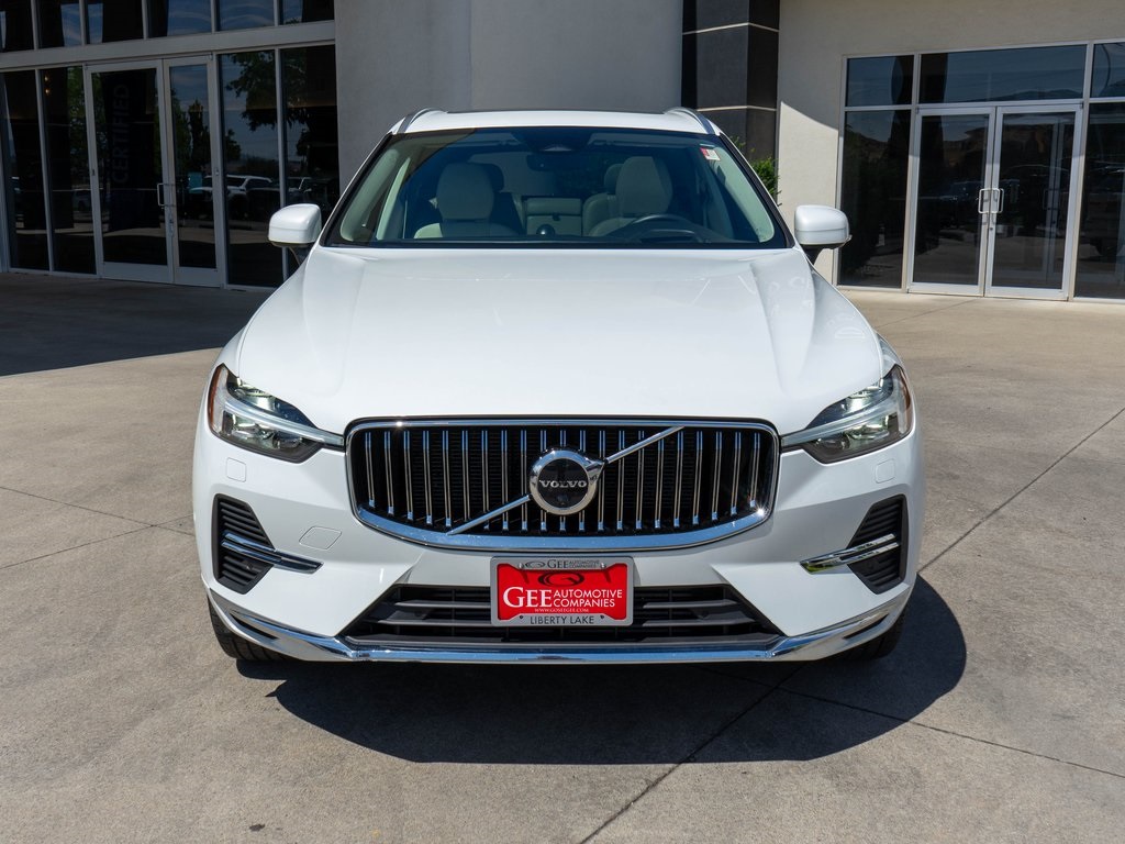 2022 Volvo XC60 Recharge Hybrid T8 Inscription photo 2