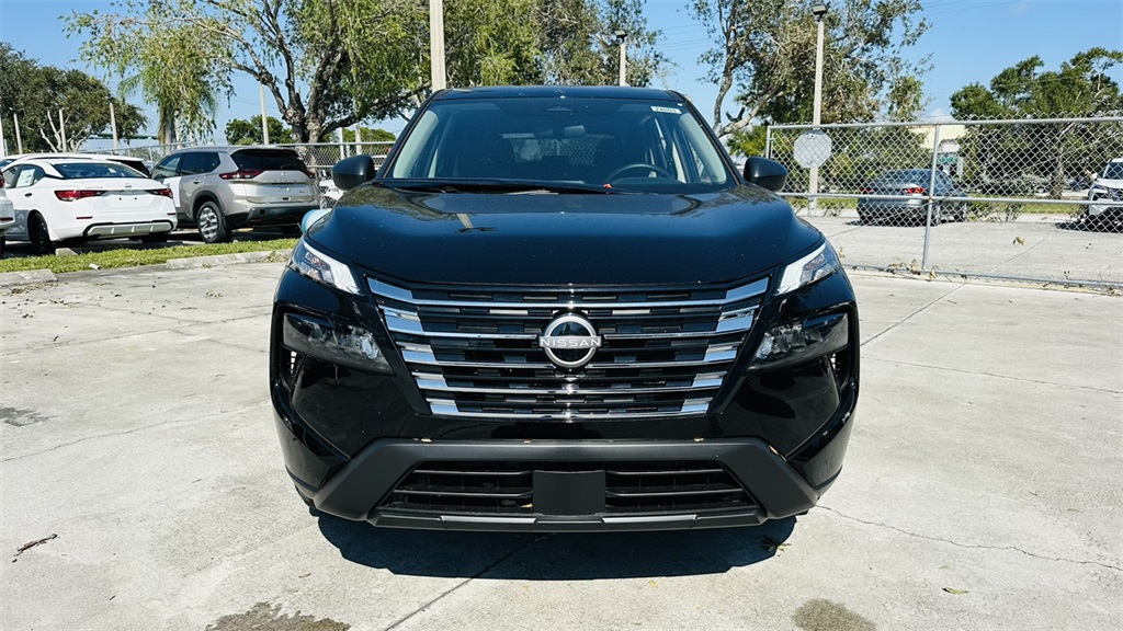 2026 Nissan Rogue S photo 2