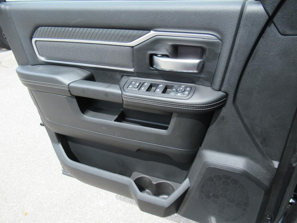 2025 Ram 2500 Big Horn photo 28