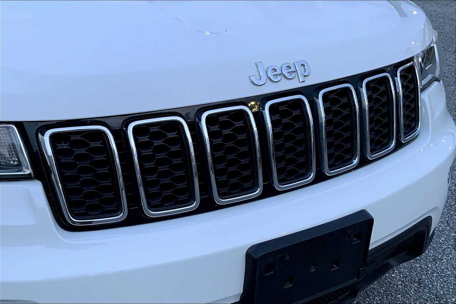 2021 Jeep Grand Cherokee Laredo E photo 25