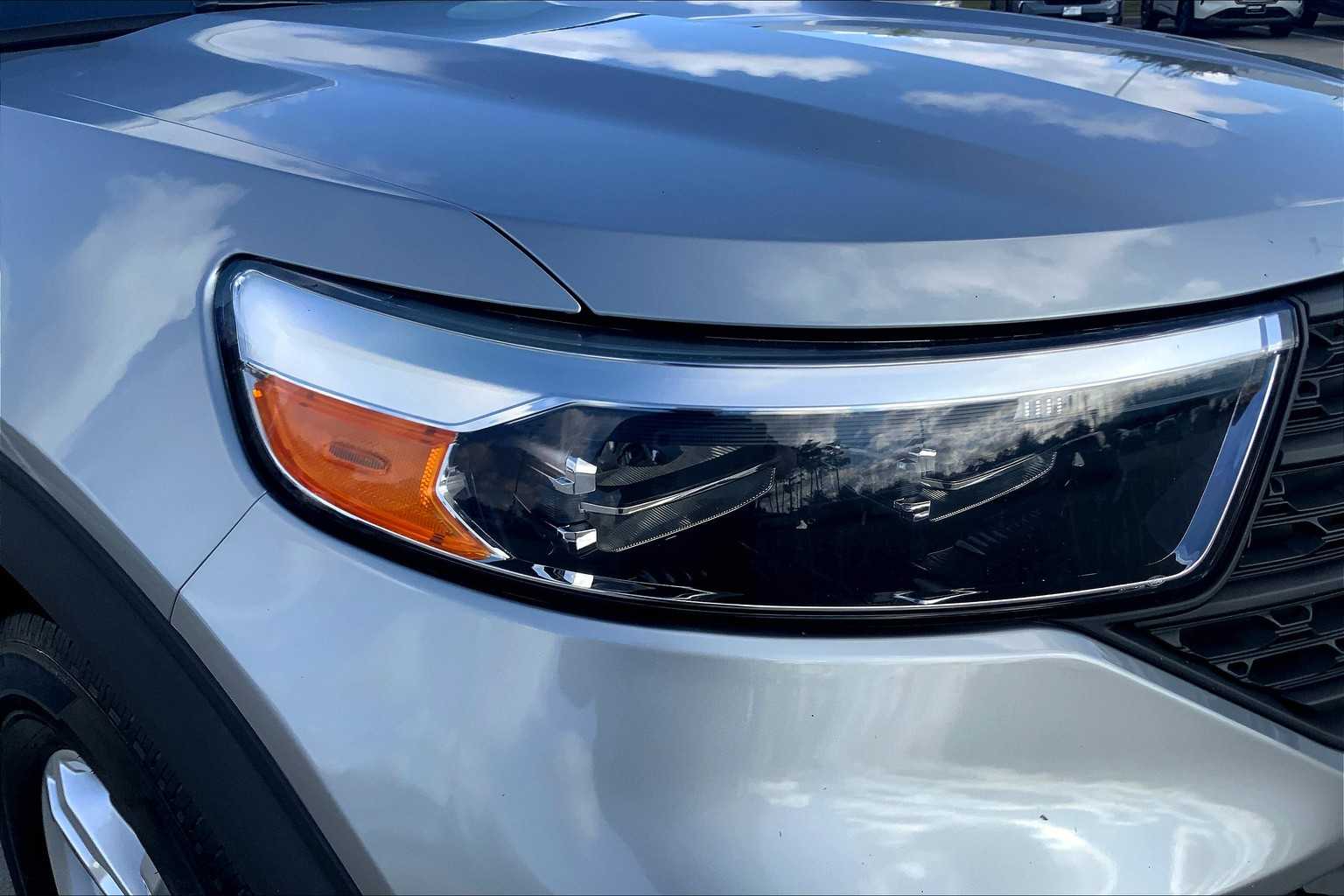 2022 Ford Explorer Base photo 22