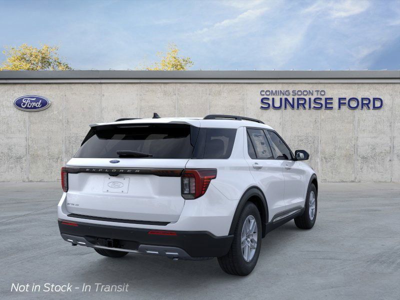 2025 Ford Explorer photo 9