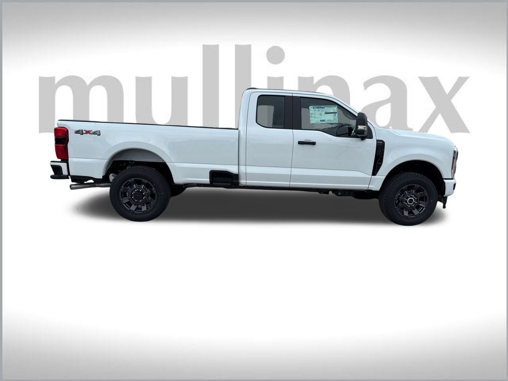2025 Ford F-350 photo 10