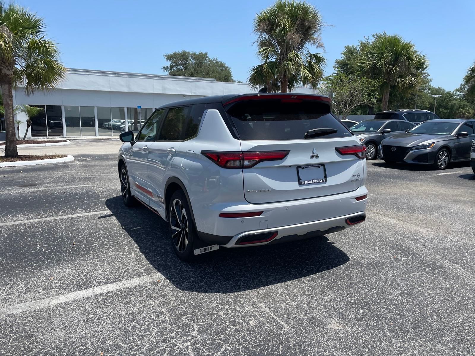 2024 Mitsubishi Outlander PHEV SE Ralliart photo 5