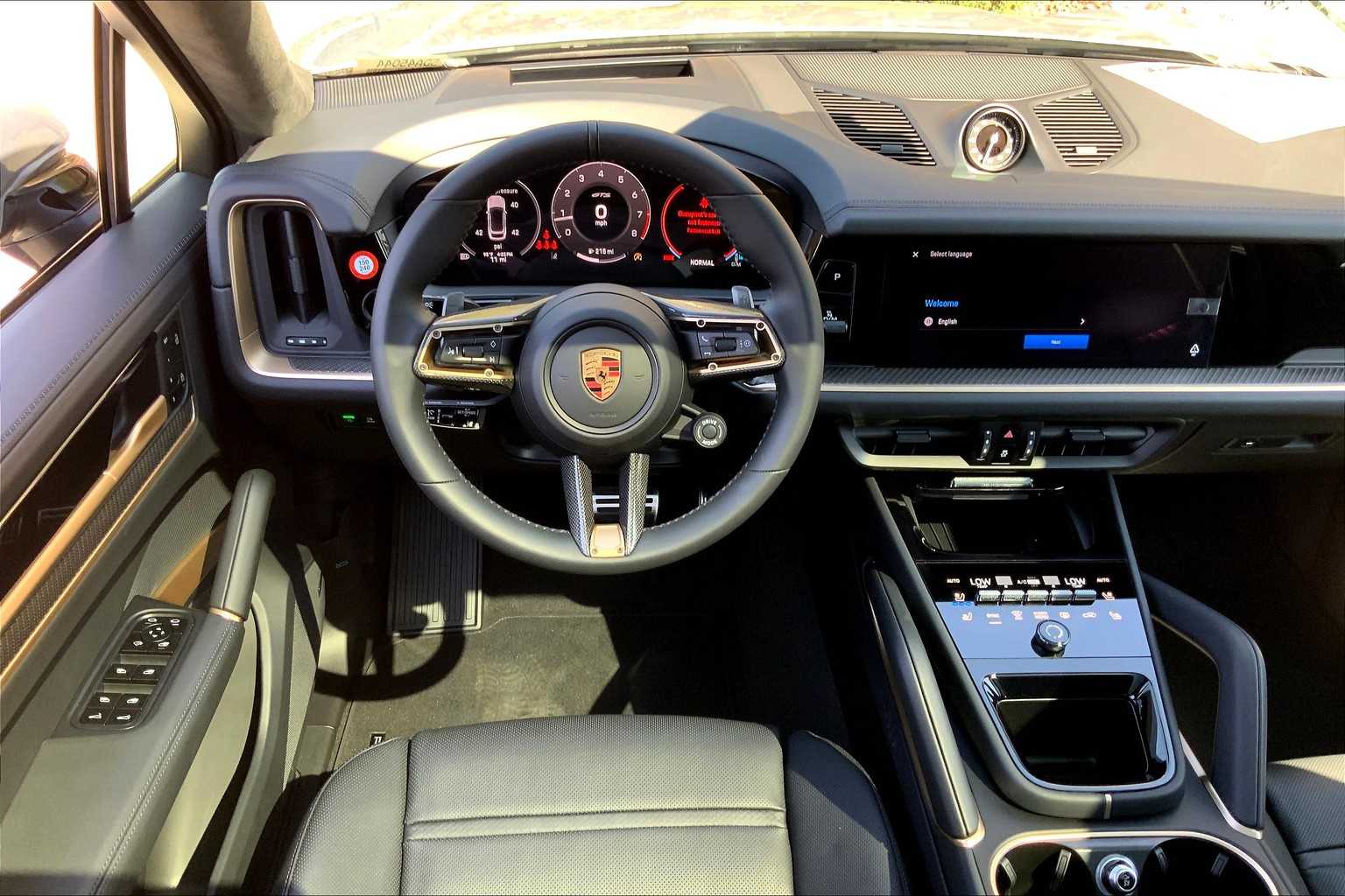 2025 Porsche Cayenne GTS Coupe photo 15