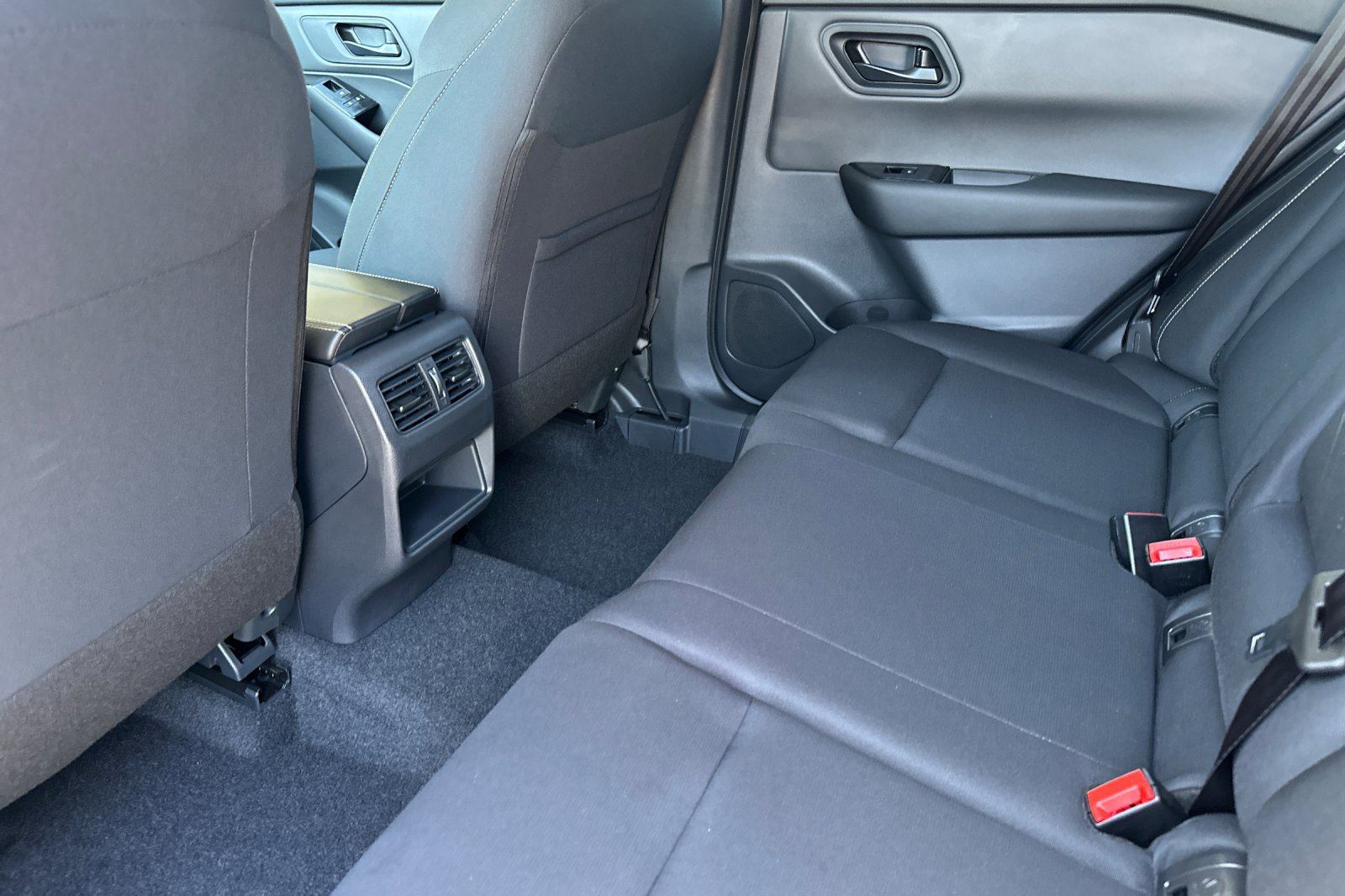 2026 Nissan Rogue S photo 12