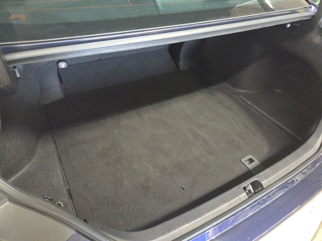2021 Toyota Camry Hybrid SE photo 17
