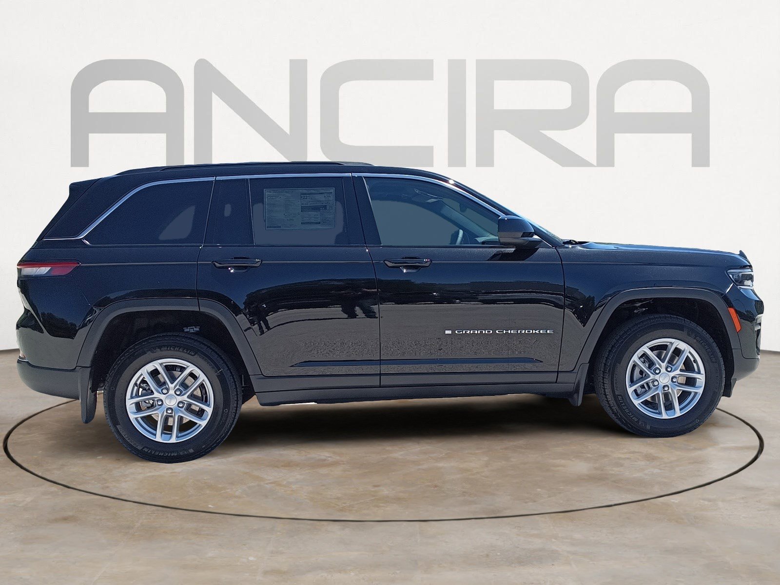 2025 Jeep Grand Cherokee Laredo X photo 9