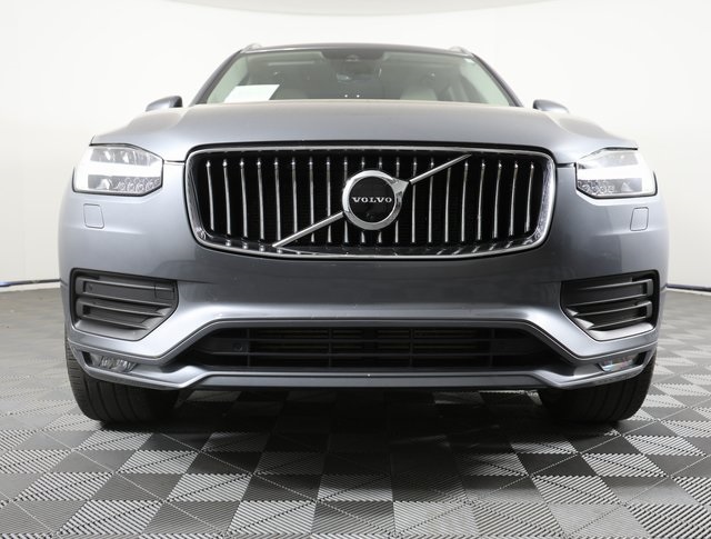 2020 Volvo XC90 T6 Momentum photo 2