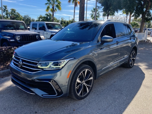 2022 Volkswagen Tiguan SEL Premium R-Line photo 3