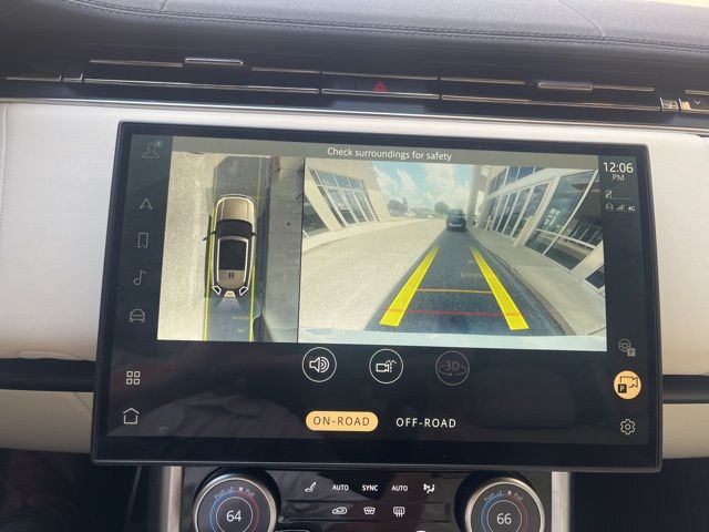 2023 Land Rover Range Rover SE photo 12
