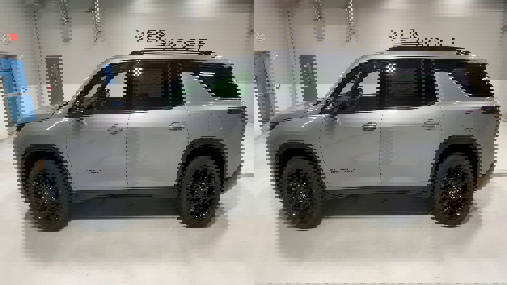 2026 Chevrolet Traverse RS photo 2