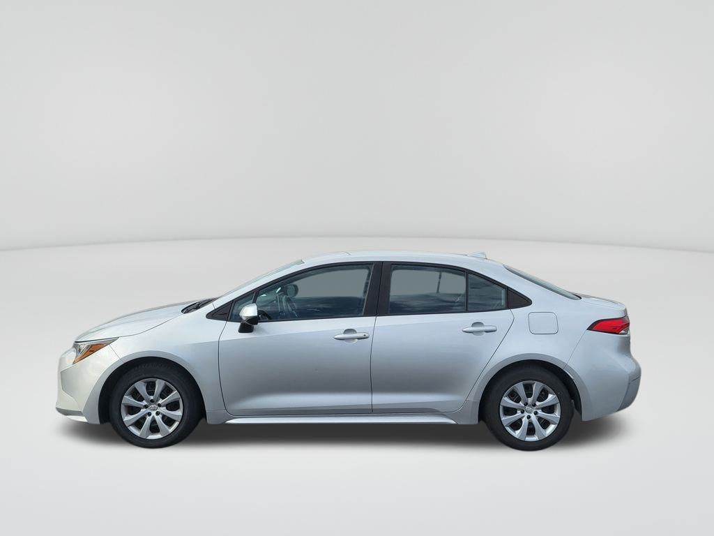 2021 Toyota Corolla LE photo 2