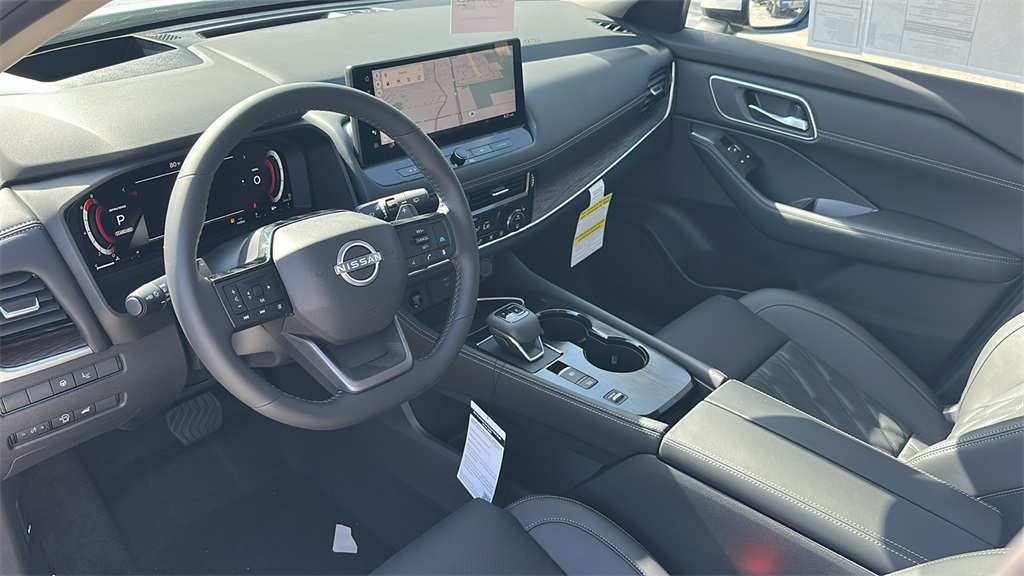 2025 Nissan Rogue Platinum photo 12