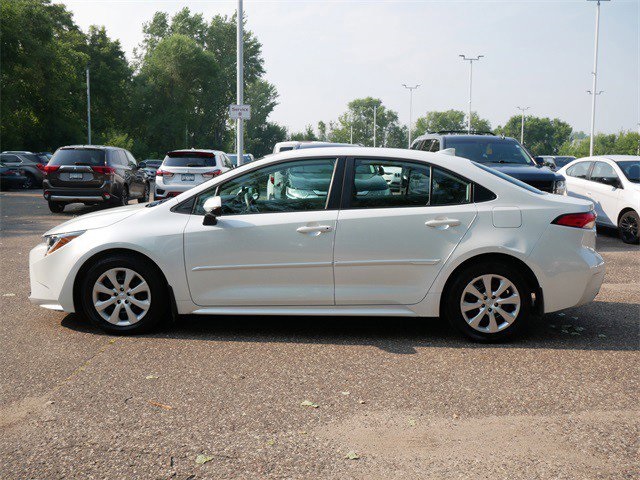 2024 Toyota Corolla LE photo 4