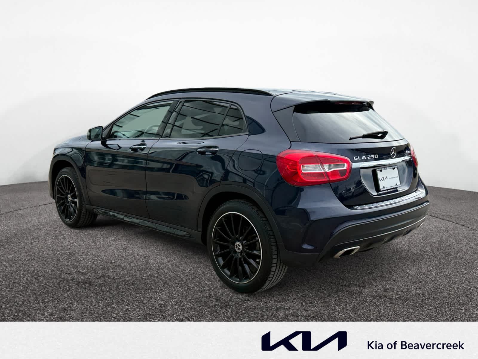 2018 Mercedes Benz GLA 250 4MATIC photo 3