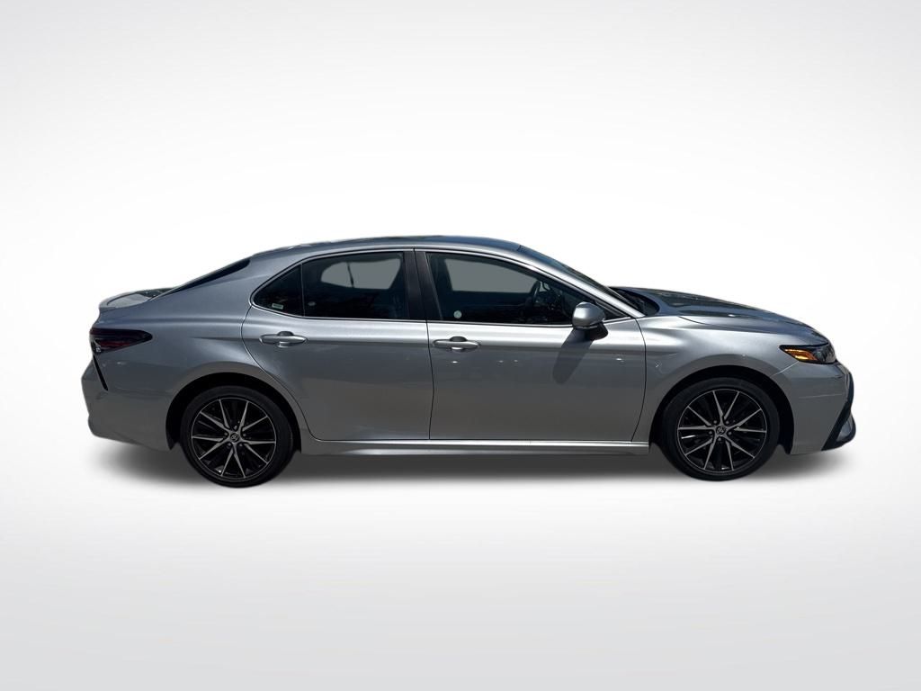 2024 Toyota Camry SE photo 4