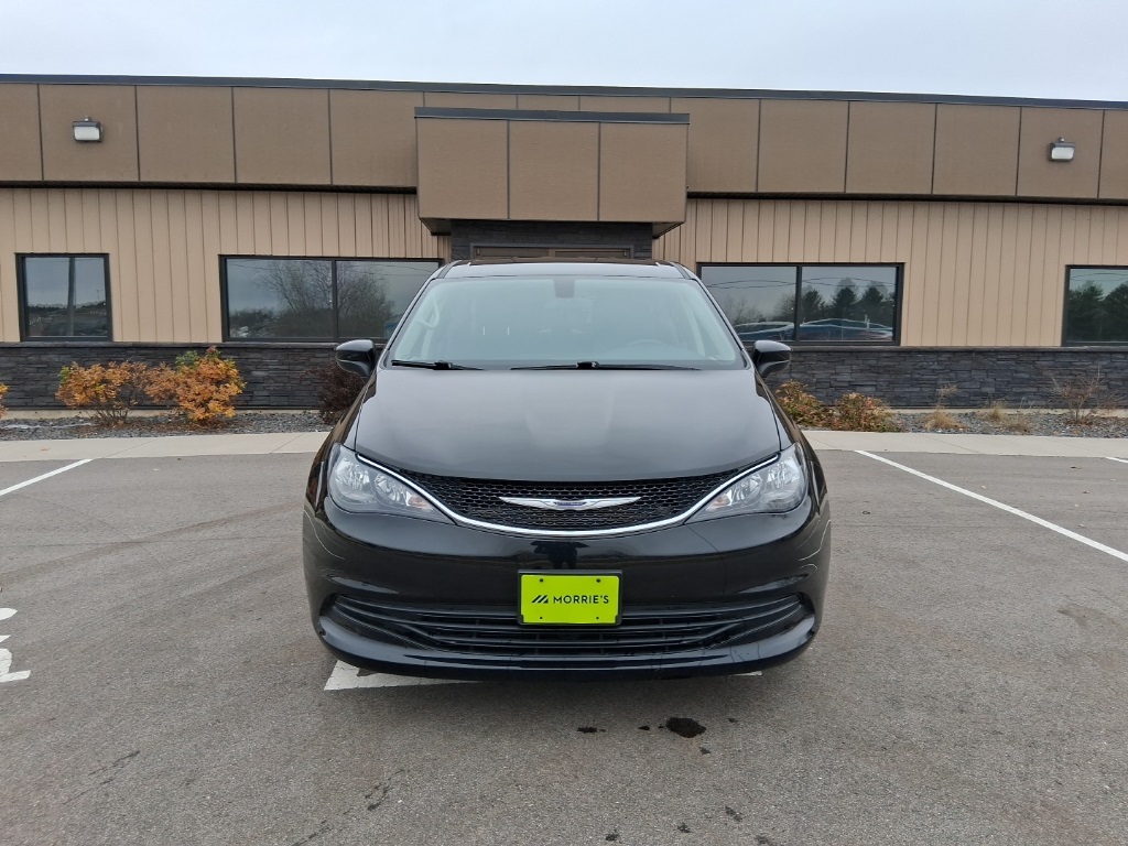 2020 Chrysler Voyager LX photo 2