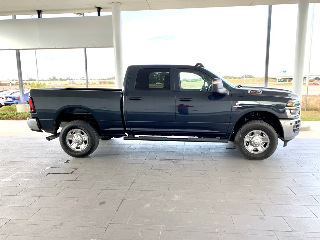 2025 Ram 2500 Tradesman photo 2