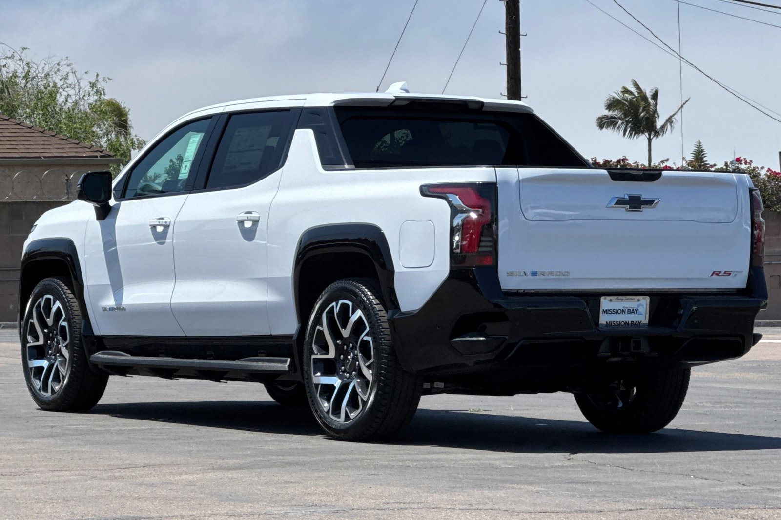 2025 Chevrolet Silverado EV RST photo 4