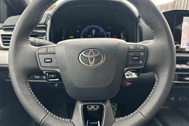 2025 Toyota Camry SE photo 24