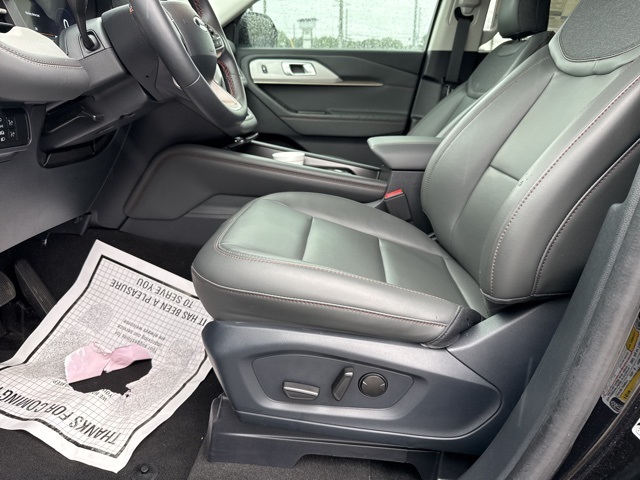 2025 Ford Explorer photo 25