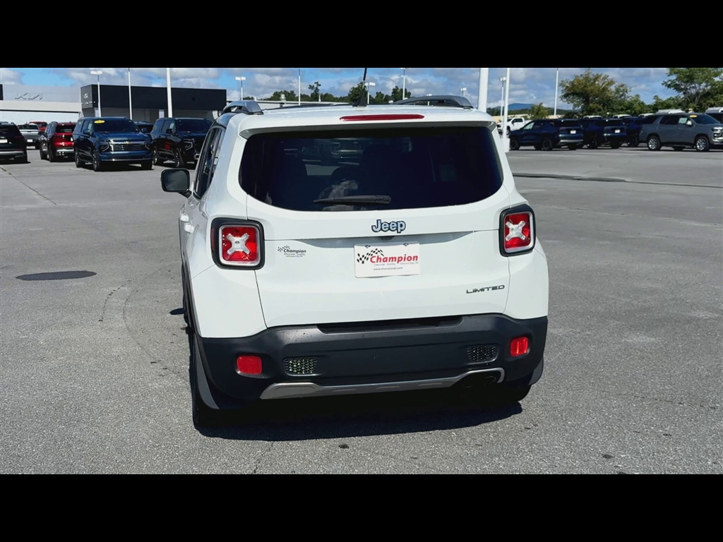 2016 Jeep Renegade Limited photo 5