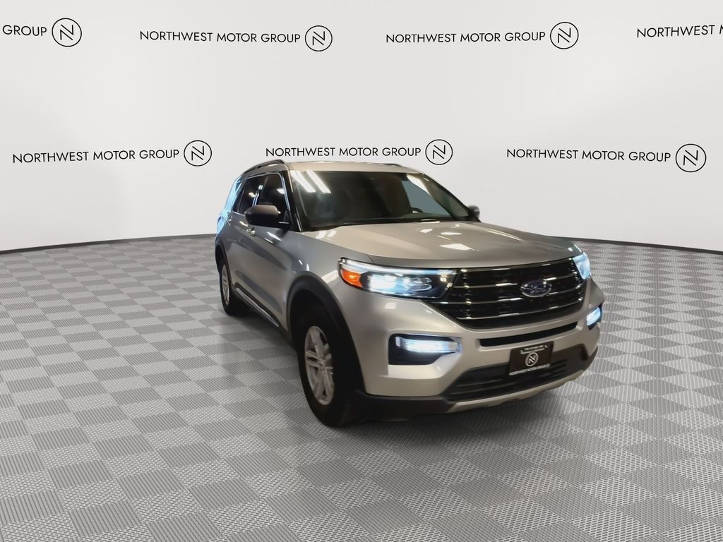 2022 Ford Explorer XLT photo 3