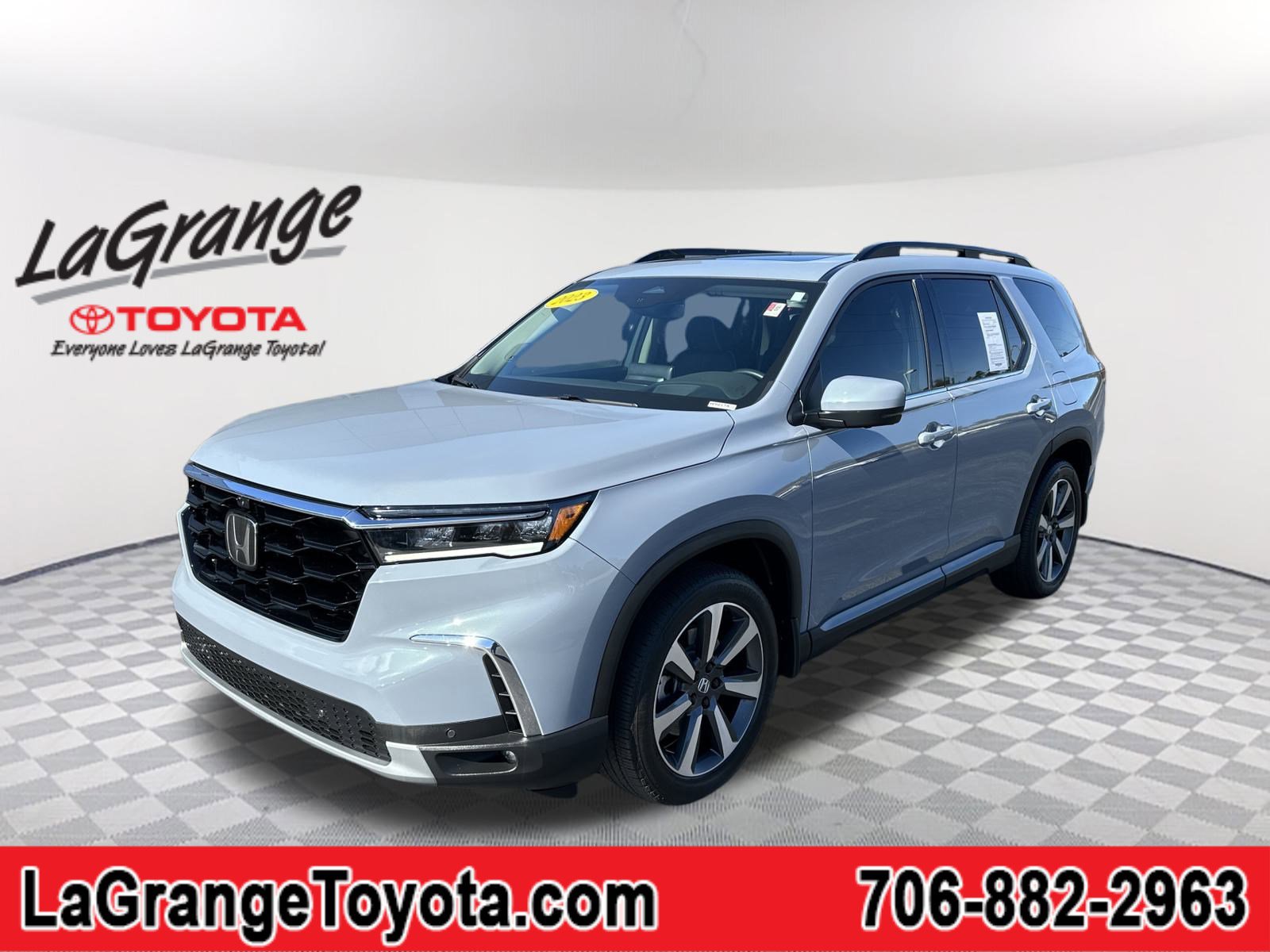 2023 Honda Pilot Elite's photo