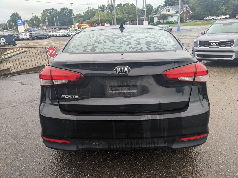 2017 Kia Forte LX Base photo 4