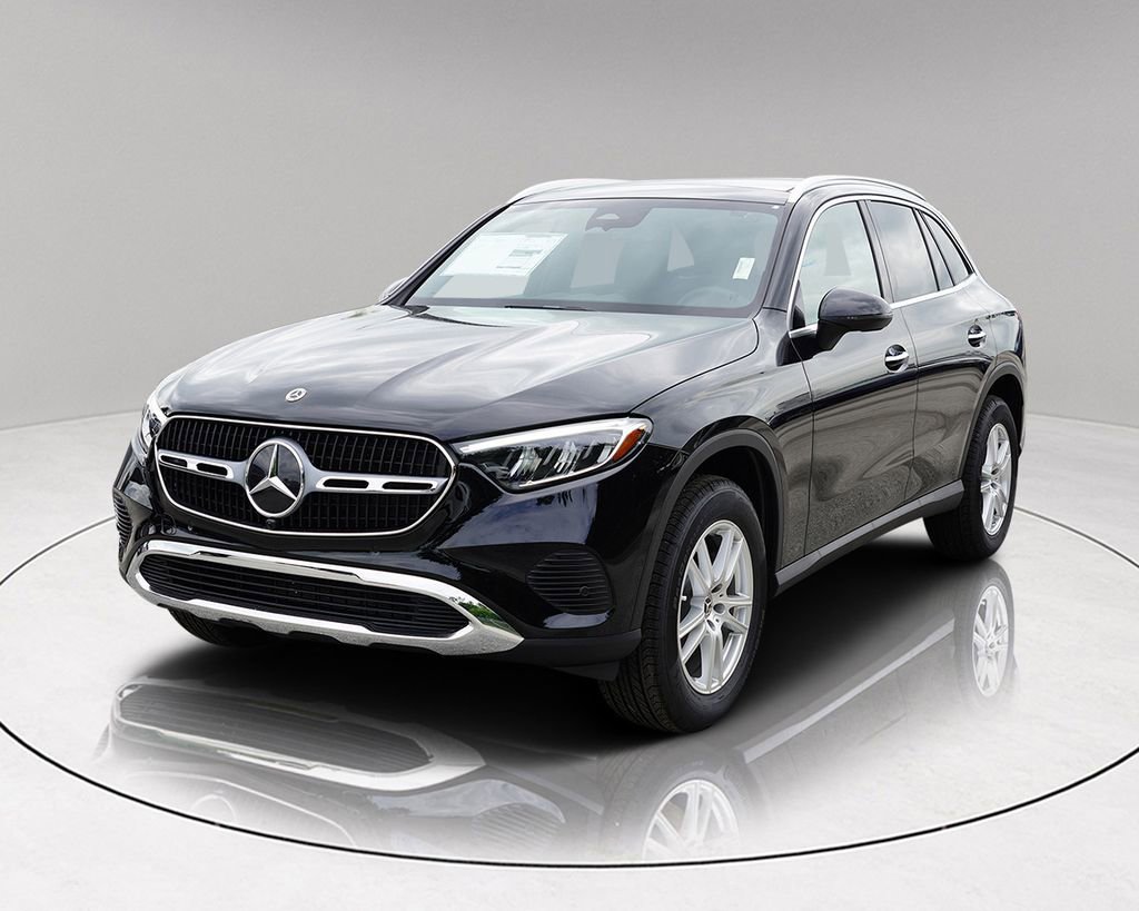2025 Mercedes Benz GLC 300 photo 3