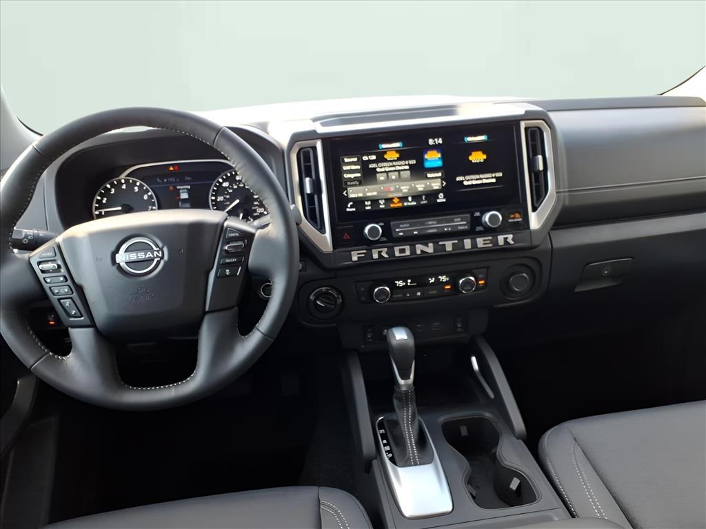 2025 Nissan Frontier SV photo 12