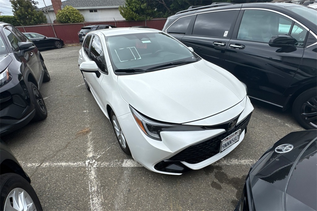 2025 Toyota Corolla SE photo 2