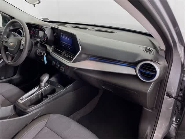 2025 Chevrolet Trax LS photo 26