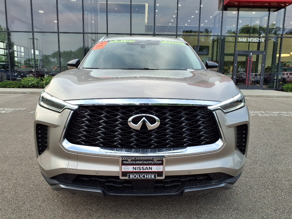 2022 Infiniti QX60 Luxe photo 3