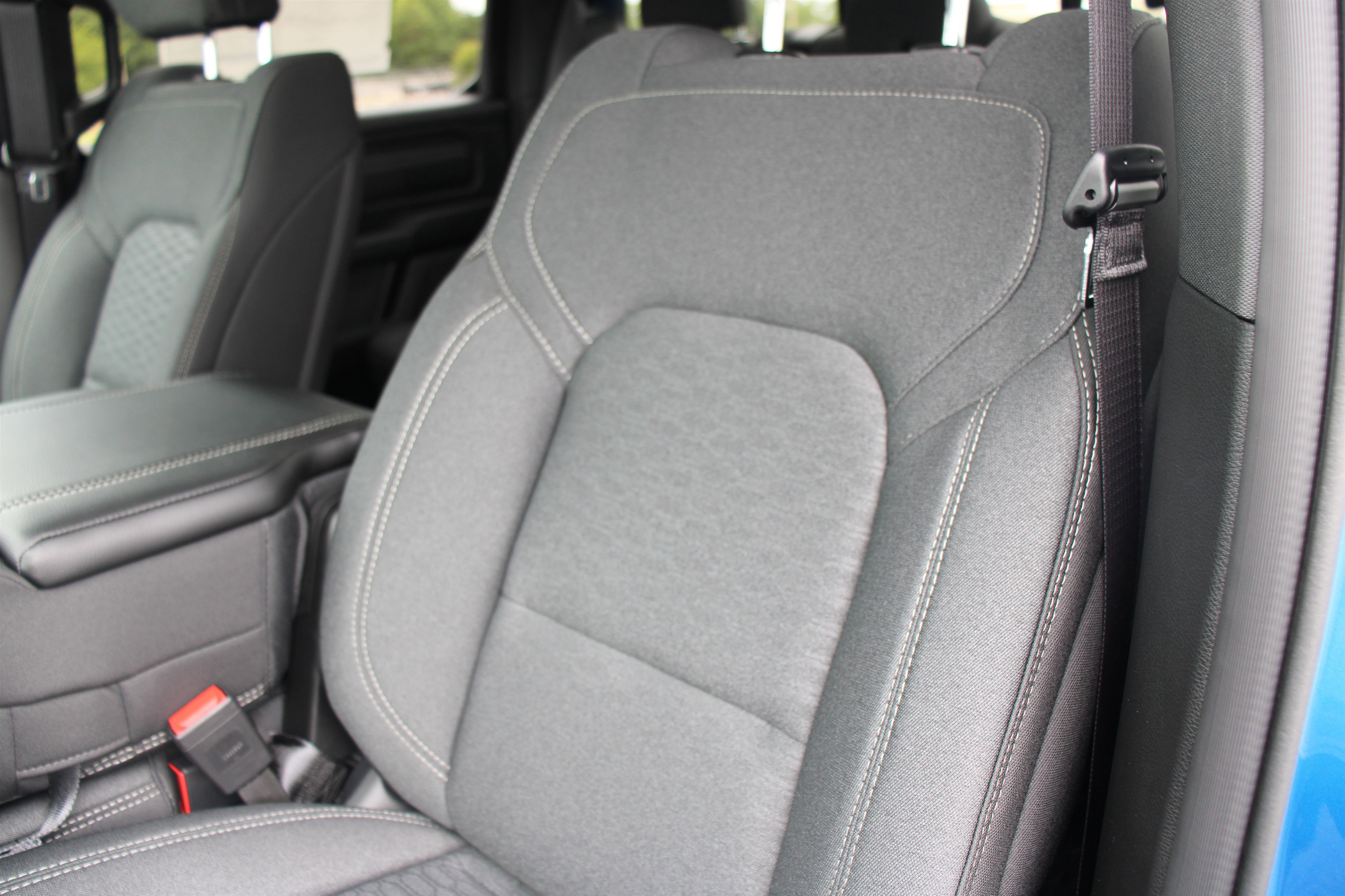 2025 Ram 1500 Tradesman photo 3