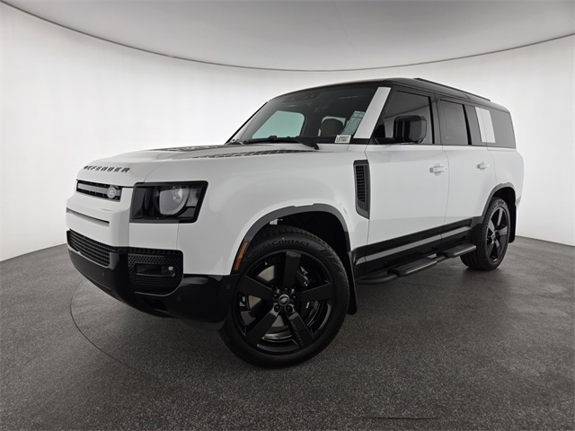 2025 Land Rover Defender V8's photo