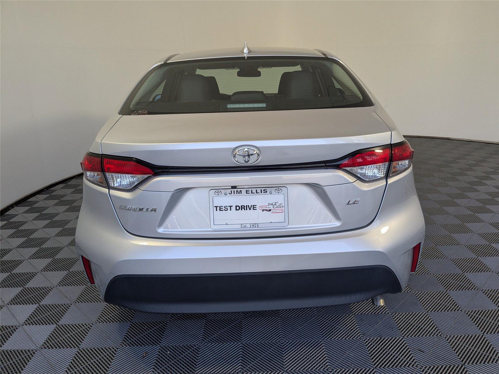 2023 Toyota Corolla LE photo 21