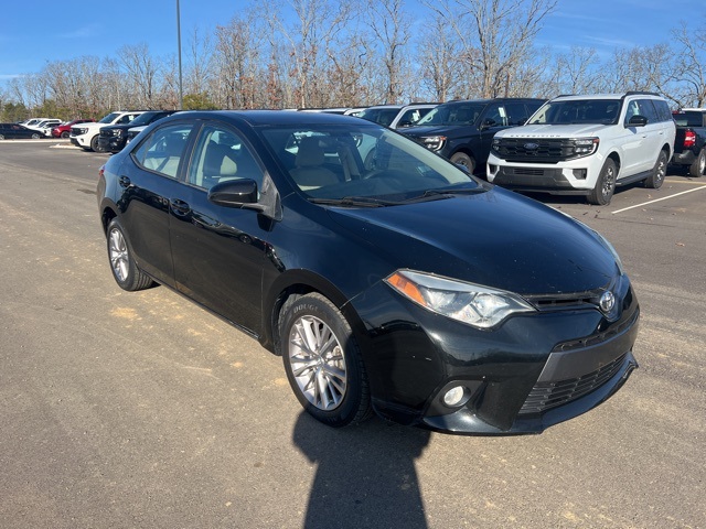 2015 Toyota Corolla LE Plus photo 3