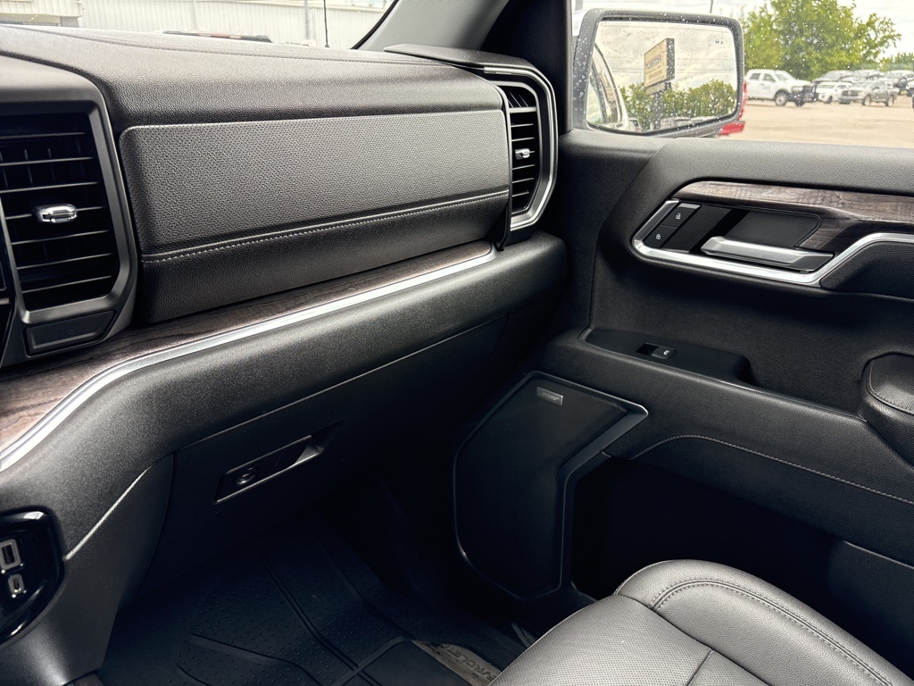 2023 Chevrolet Silverado 1500 LTZ photo 19