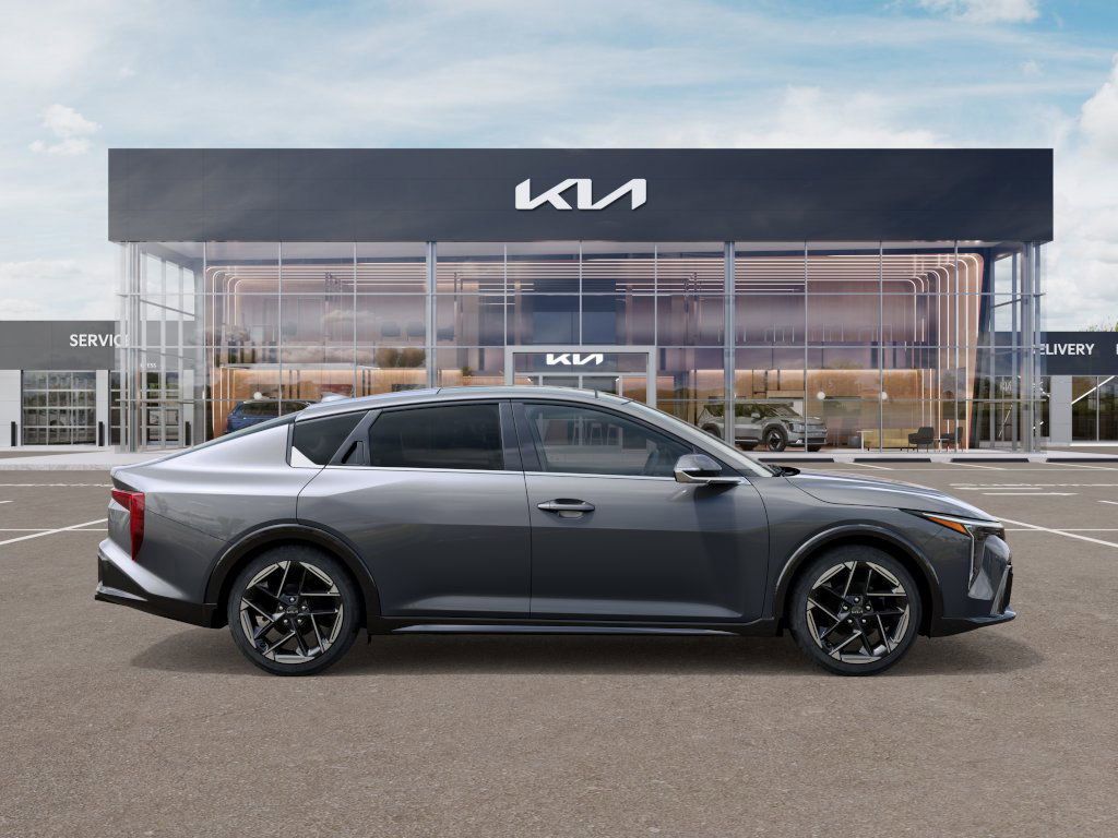 2025 Kia K4 GT-Line photo 6